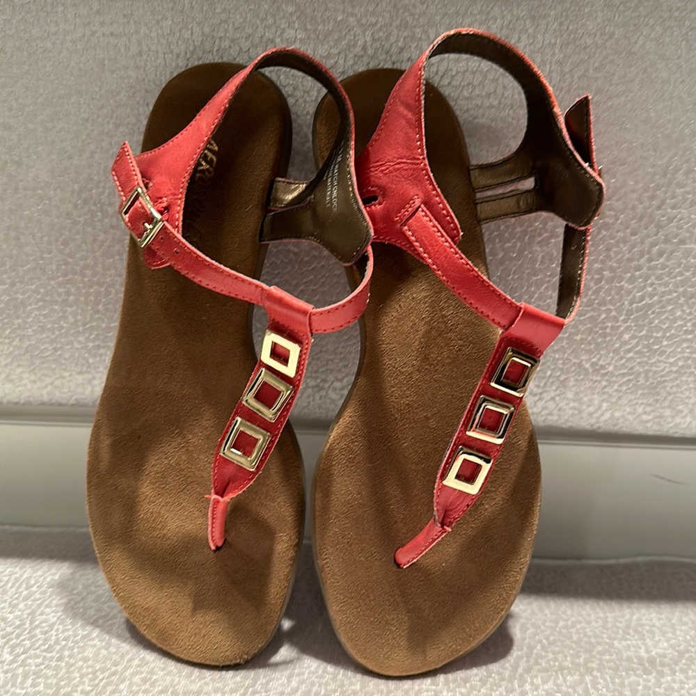 Aerosole thong sandals size 6.5